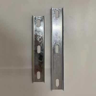 गुणवत्ता  Smooth Surface Cable Tray Fittings Bridge Cross Arm 1.5mm Thickness फैक्टरी